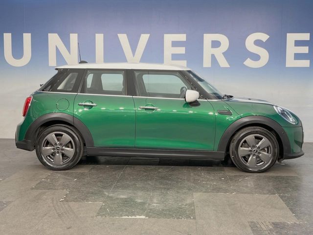 BMW MINI COOPER D 5DOOR 2022 Image 31