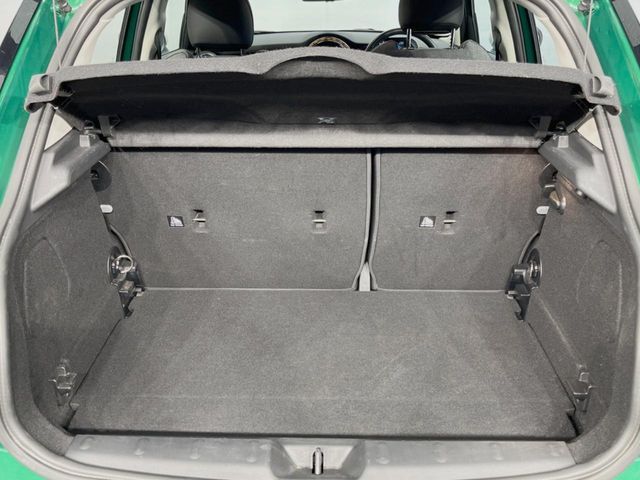 BMW MINI COOPER D 5DOOR 2022 Image 31