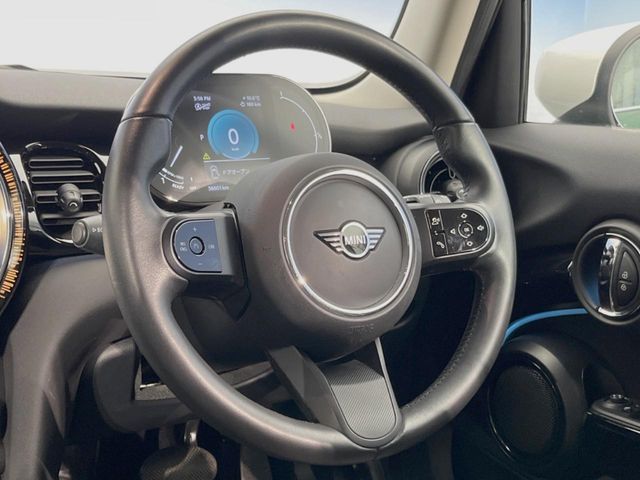 BMW MINI COOPER D 5DOOR 2022 Image 31