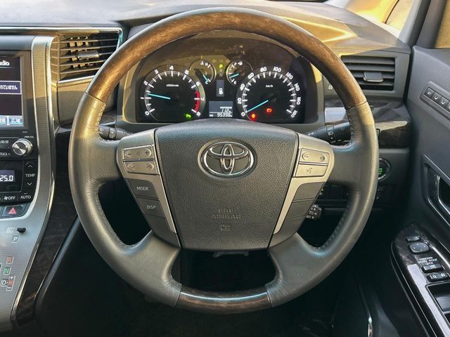 TOYOTA VELLFIRE 2013 Image 31