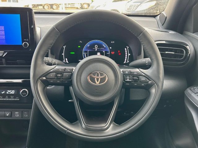 TOYOTA YARIS CROSS HYBRID 2025 Image 31