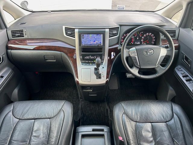 TOYOTA VELLFIRE 2013 Image 31