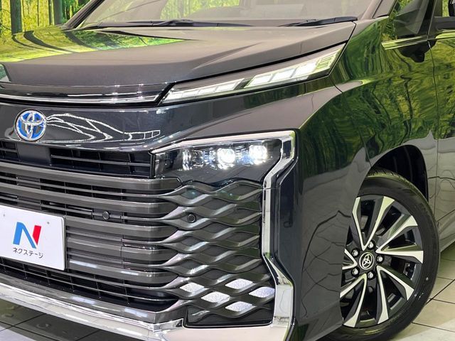 TOYOTA VOXY HYBRID 2023 Image 31