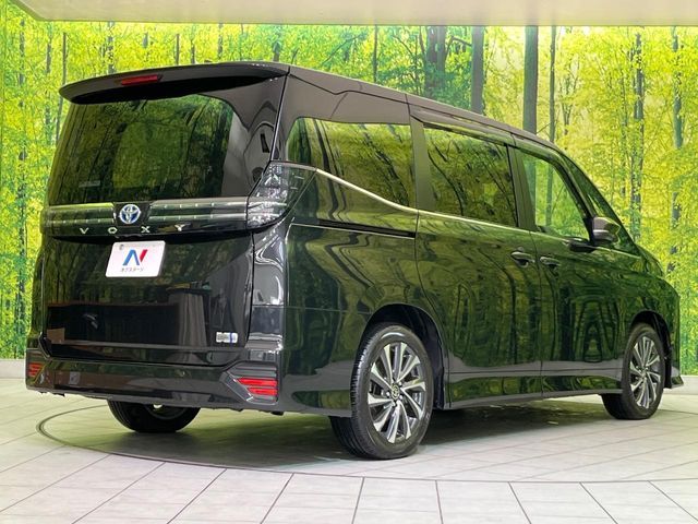 TOYOTA VOXY HYBRID 2023 Image 31