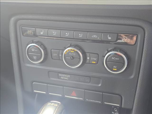 VOLKSWAGEN THE BEETL 2012 Image 31