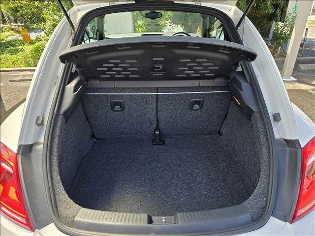 VOLKSWAGEN THE BEETL 2012 Image 31