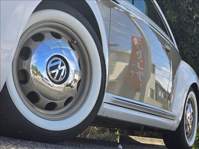 VOLKSWAGEN THE BEETL 2012 Image 31