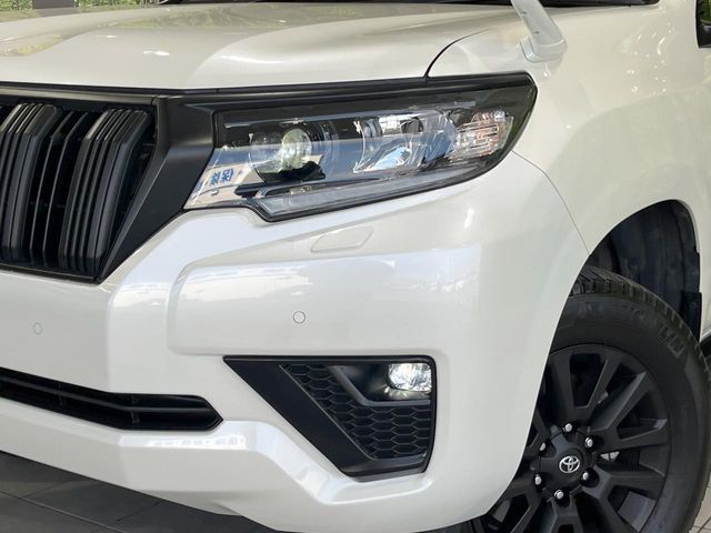 TOYOTA LANDCRUISER PRADO 2023 Image 31