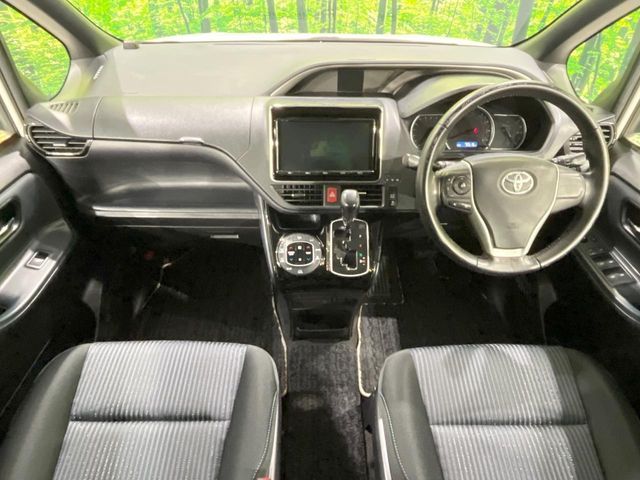 TOYOTA VOXY 2016 Image 31
