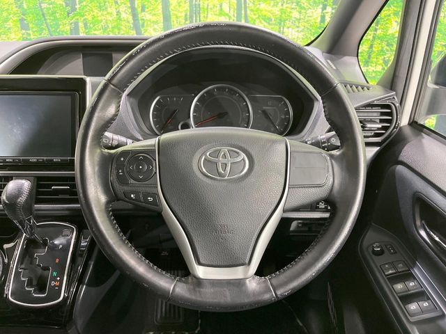 TOYOTA VOXY 2016 Image 31