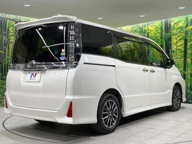 TOYOTA VOXY 2016 Image 31