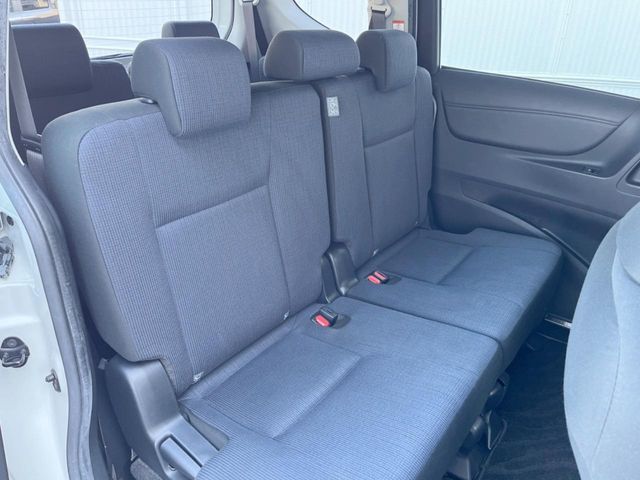 TOYOTA SIENTA HYBRID 2015 Image 31