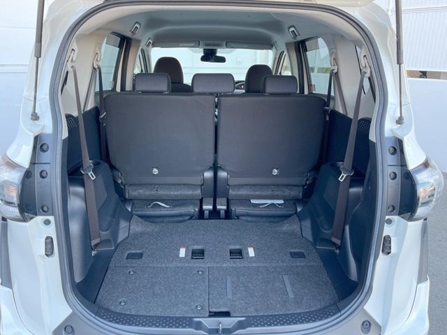 TOYOTA SIENTA HYBRID 2015 Image 31