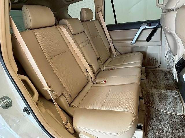 TOYOTA LANDCRUISER PRADO 2023 Image 31