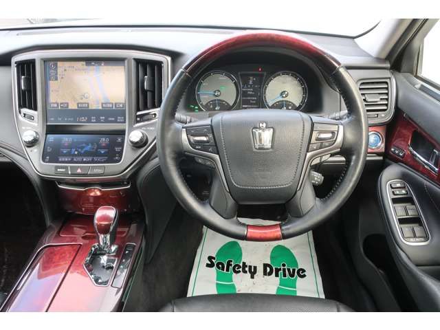 TOYOTA CROWN MAJESTA HYBRID 2016 Image 31