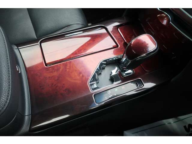 TOYOTA CROWN MAJESTA HYBRID 2016 Image 31