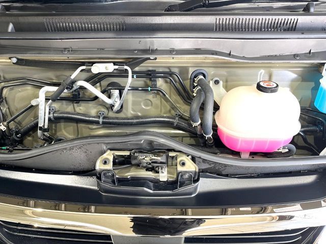 TOYOTA HIACE VAN 4WD 2021 Image 31