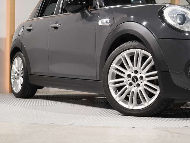 BMW MINI COOPER S 5D 2015 Image 31