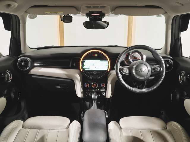 BMW MINI COOPER D 5DOOR 2018 Image 31