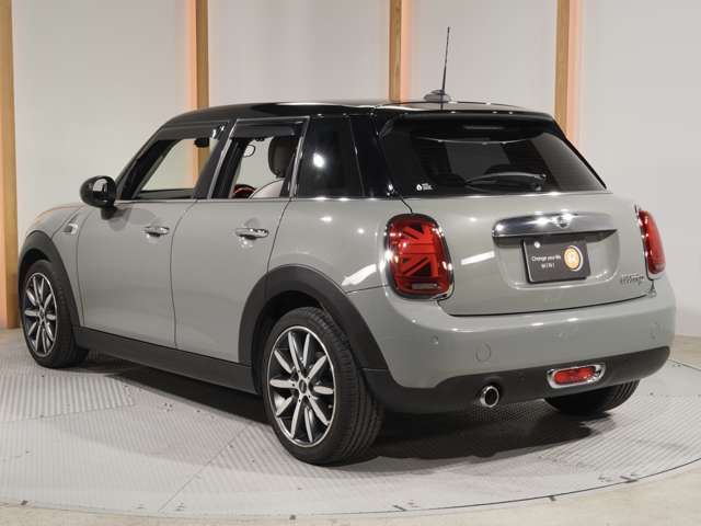 BMW MINI COOPER D 5DOOR 2018 Image 31