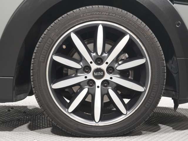 BMW MINI COOPER D 5DOOR 2018 Image 31