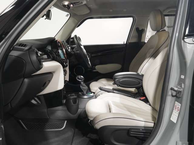 BMW MINI COOPER D 5DOOR 2018 Image 31