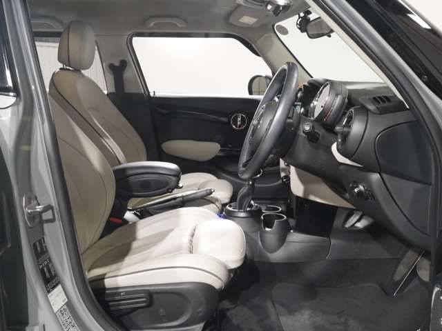 BMW MINI COOPER D 5DOOR 2018 Image 31