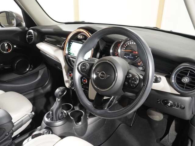 BMW MINI COOPER D 5DOOR 2018 Image 31