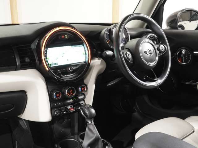 BMW MINI COOPER D 5DOOR 2018 Image 31