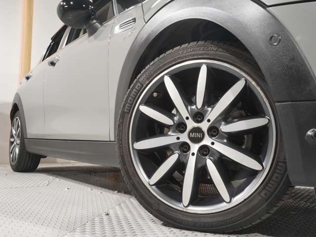 BMW MINI COOPER D 5DOOR 2018 Image 31