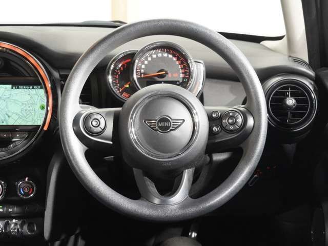 BMW MINI ONE 5DOOR 2019 Image 31