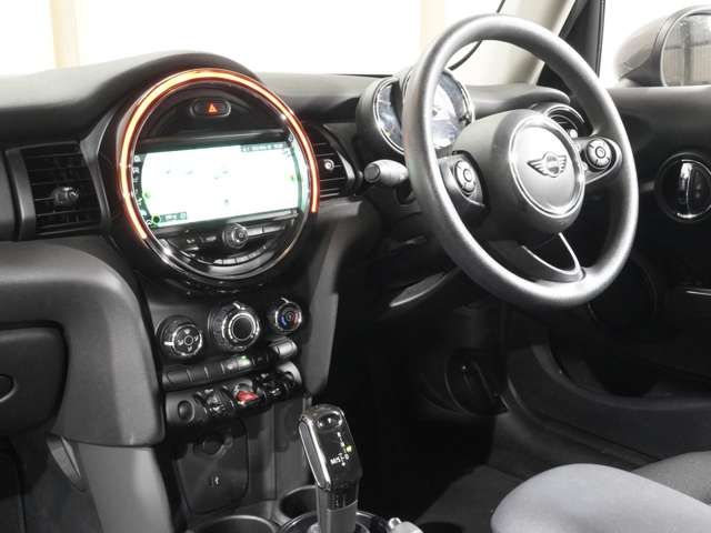 BMW MINI ONE 5DOOR 2019 Image 31