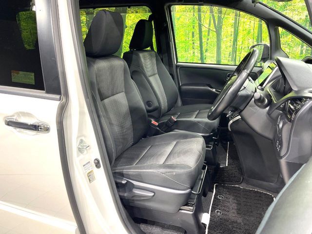 TOYOTA VOXY 2018 Image 31