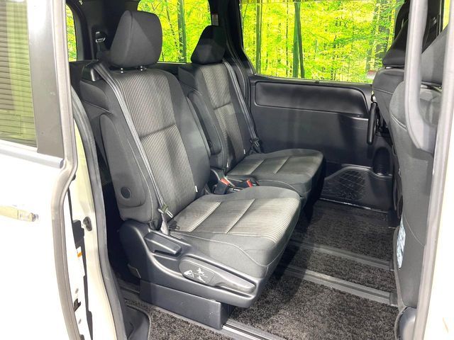 TOYOTA VOXY 2018 Image 31