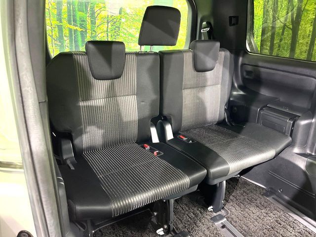 TOYOTA VOXY 2018 Image 31