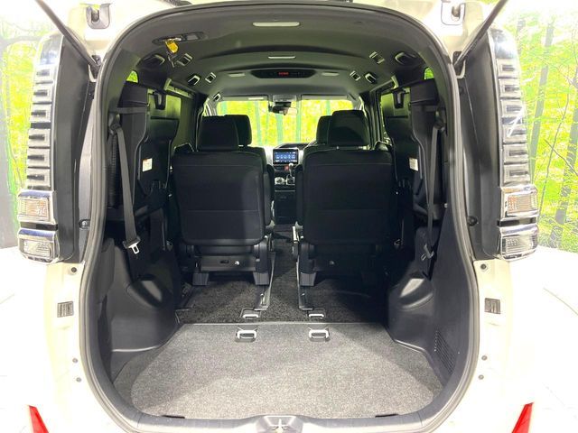 TOYOTA VOXY 2018 Image 31