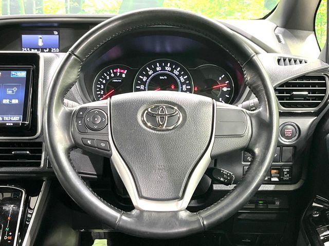 TOYOTA VOXY 2018 Image 31