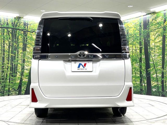 TOYOTA VOXY 2018 Image 31