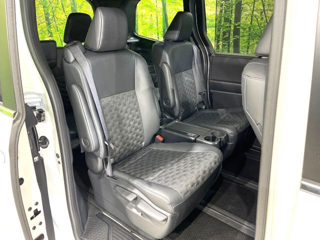 TOYOTA VOXY 4WD 2025 Image 31