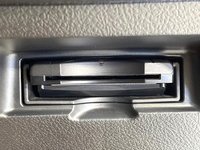 TOYOTA VITZ 2014 Image 31