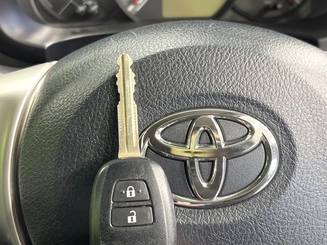 TOYOTA VITZ 2014 Image 31