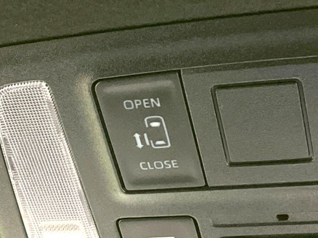 TOYOTA VOXY HYBRID 2024 Image 31