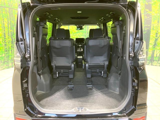 TOYOTA VOXY HYBRID 2024 Image 31