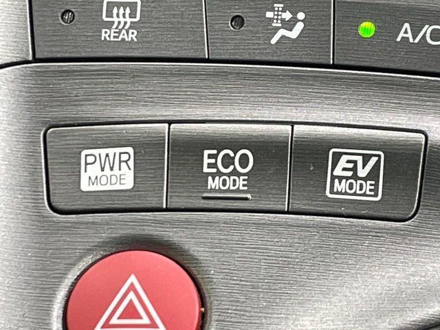 TOYOTA PRIUS 2015 Image 31