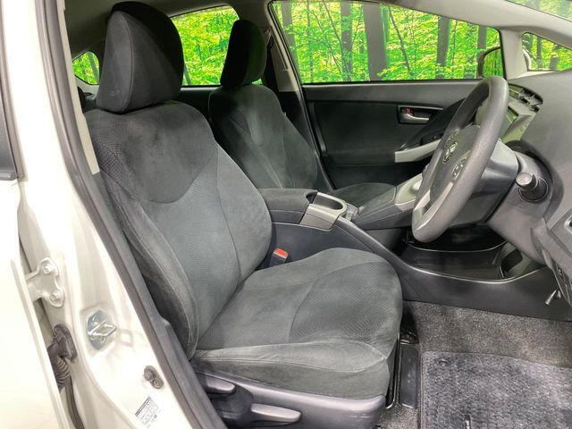 TOYOTA PRIUS 2015 Image 31