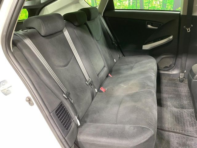 TOYOTA PRIUS 2015 Image 31