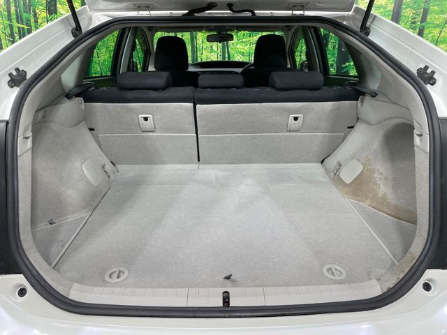 TOYOTA PRIUS 2015 Image 31