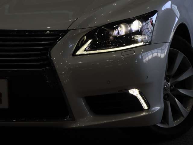 TOYOTA LEXUS LS460 2012 Image 31