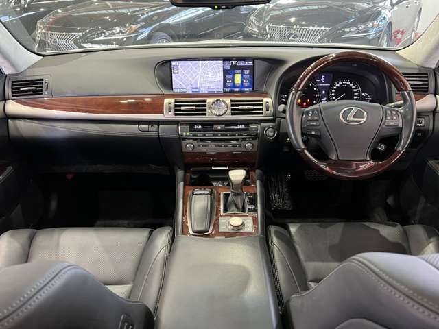 TOYOTA LEXUS LS460 2012 Image 31