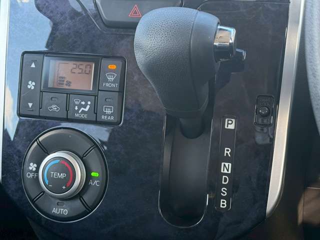 DAIHATSU TANTO CUSTOM 2018 Image 31